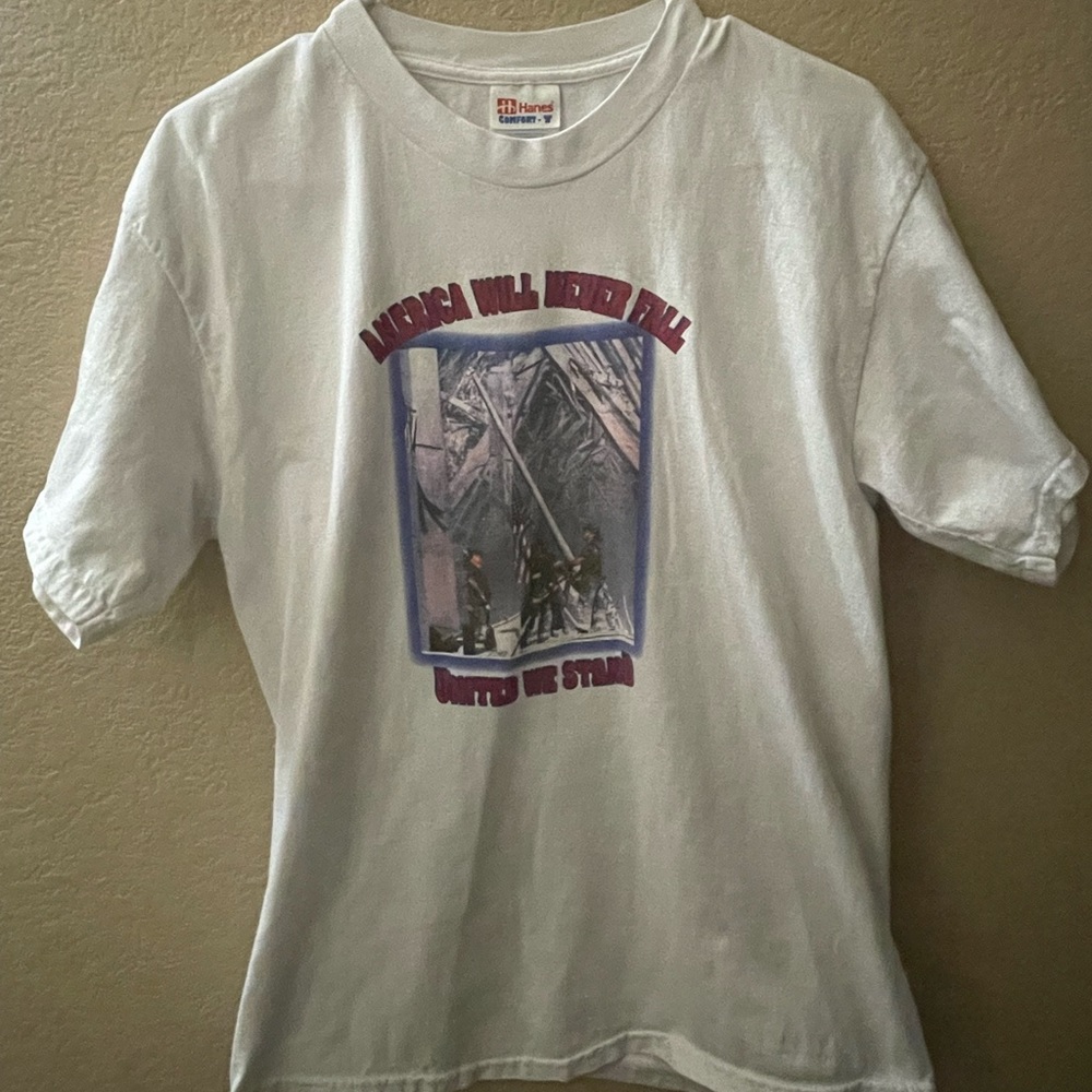 Vintage America will never fall t-shirt 9-11 Hanes Mens M medium